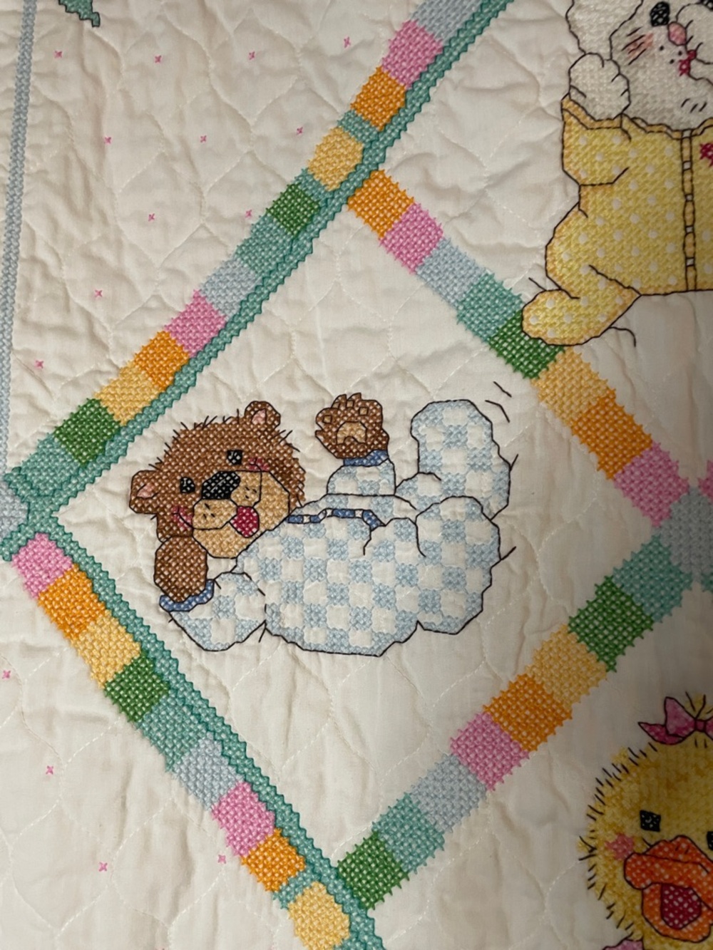 Handmade CROSS STICH Nursery Animal Patchwork Quilt -Yellow, Pink, Green, Blue - Picture 6 of 7